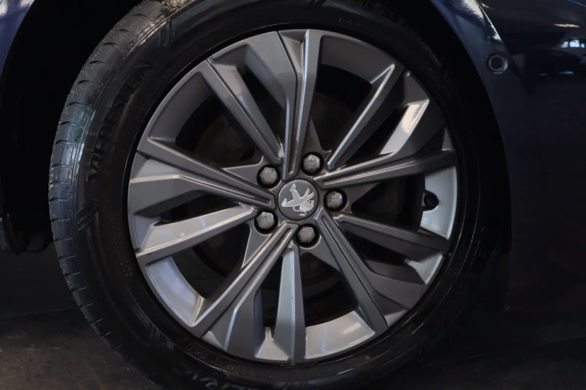 1.6 PureTech Blue Lease Allure ACC Camera PDC Keyless go 24 Maanden garantie* (Vraag naar
