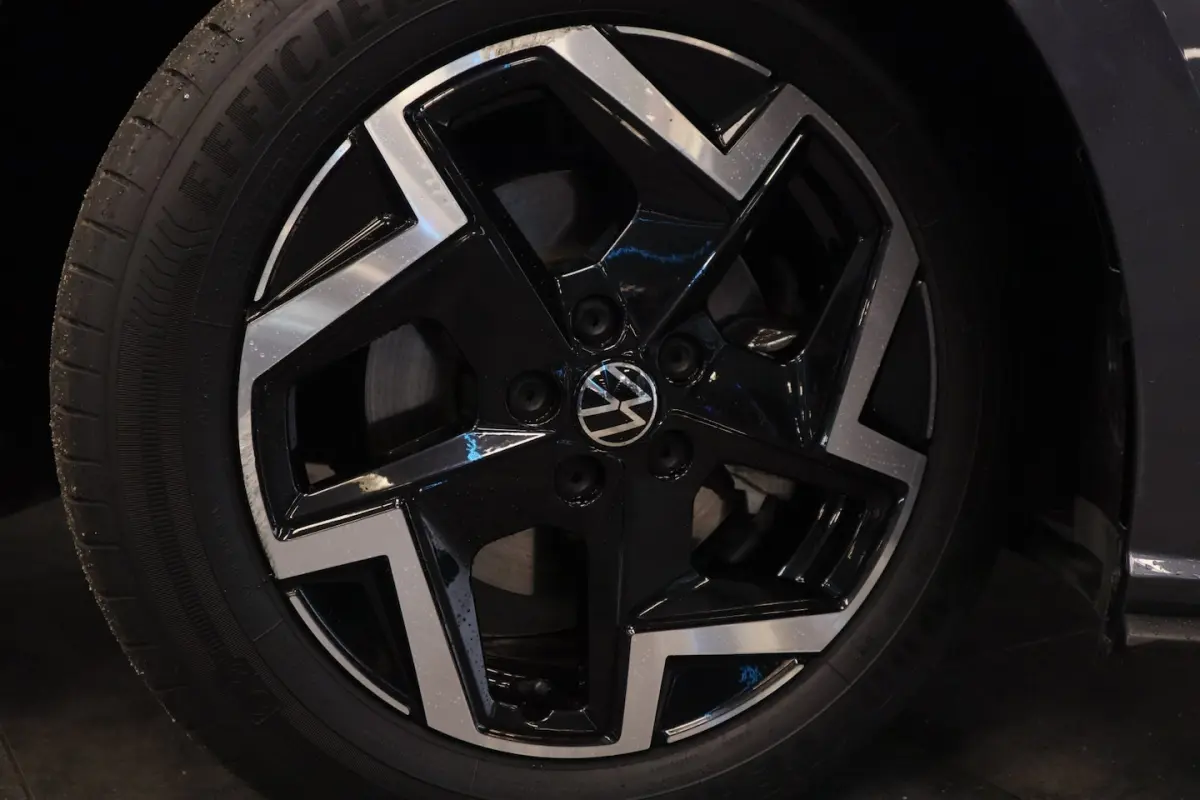 1.0 TSI R-Line 2x Full-led 16'lmv Adaptive-Cruise 24 Maanden garantie* (Vraag naar de voor