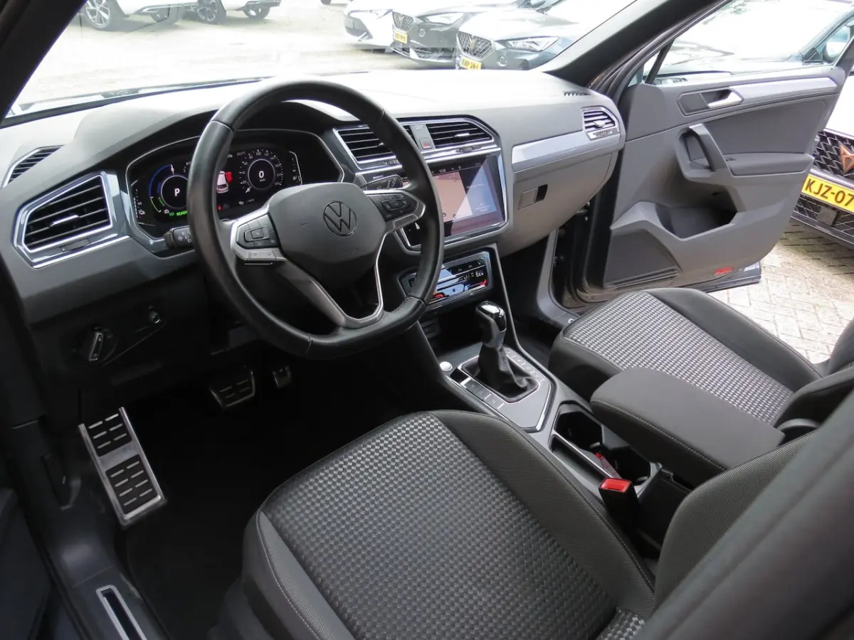 1.4 TSI eHybrid Business+ Trekhaak|360 Camera|Navi|CarPlay|DiGi-Dash|Stuur en Stoel Verw.|
