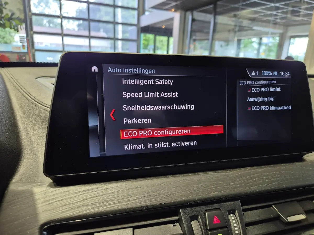 xDrive25e High Executive Sportline | Bruin leder | Camera | HUD | Trekhaak | 4x4