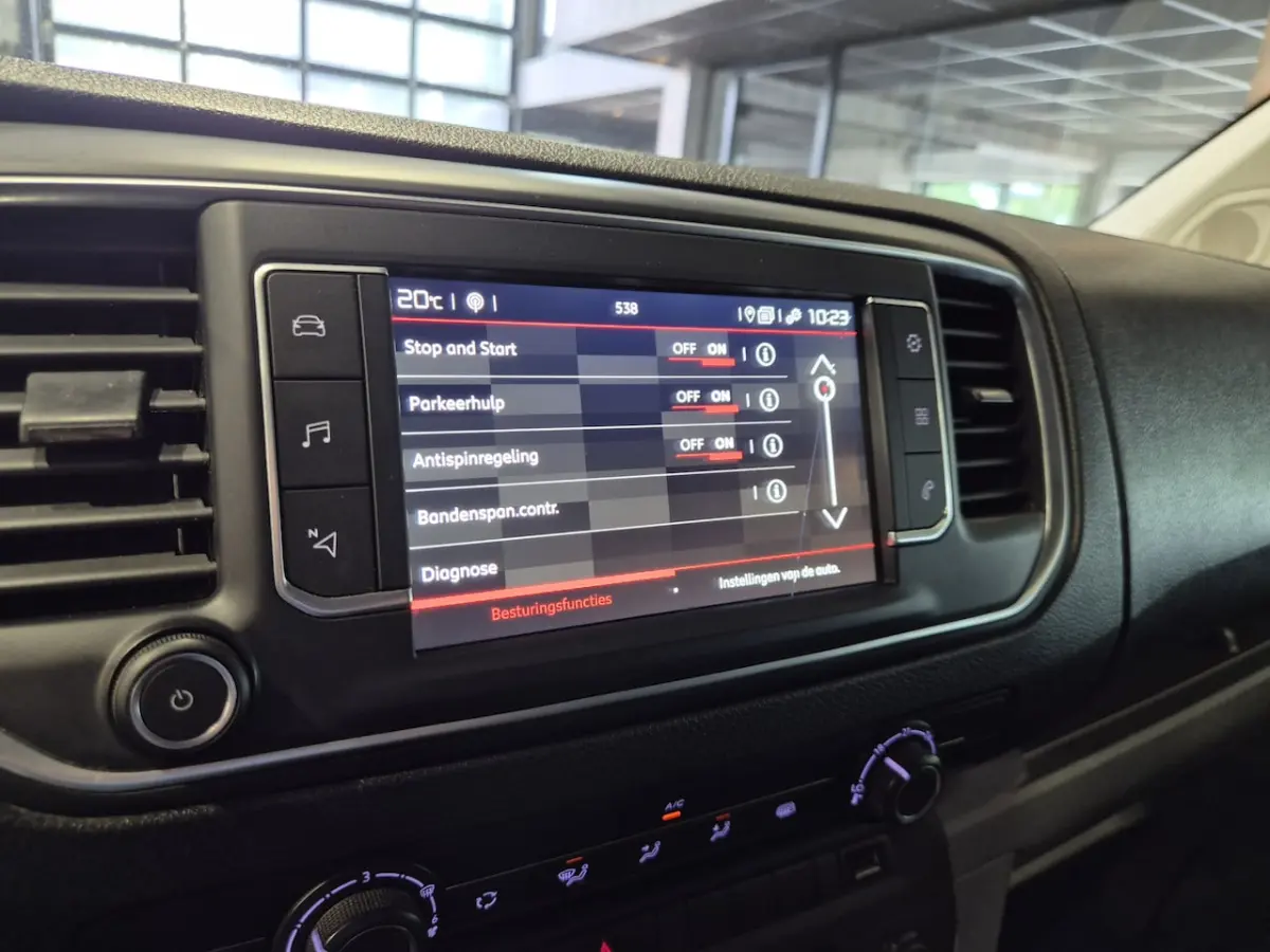 1.5 BlueHDI 120 M 3-Zits Club Navigatie | Clima | Sensoren | Airco