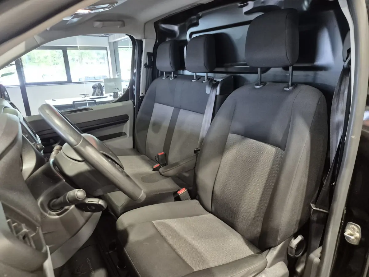 1.5 BlueHDI 120 M 3-Zits Club Navigatie | Clima | Sensoren | Airco