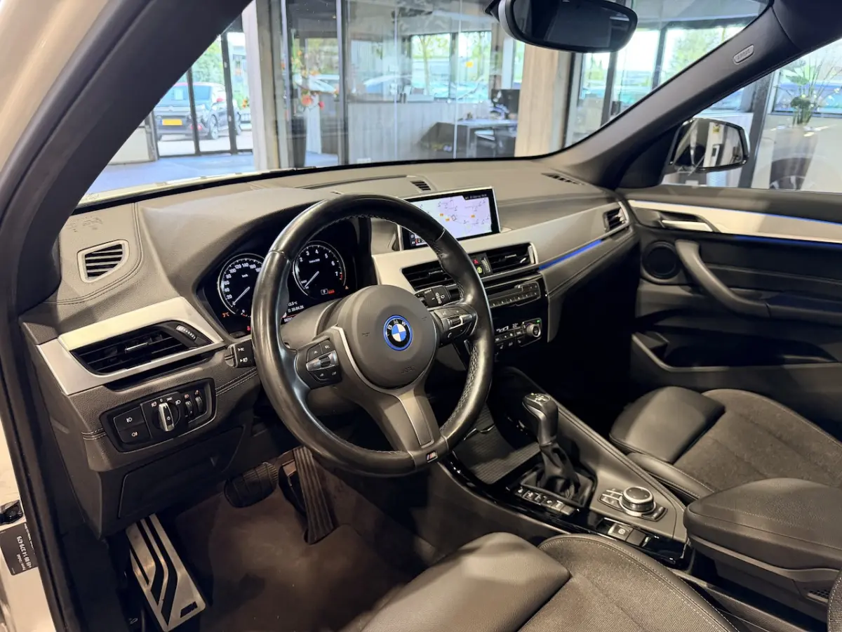 xDrive25e Executive M-Sport | 19â | Camera | Trekhaak | Stoelverwarming | 4x4