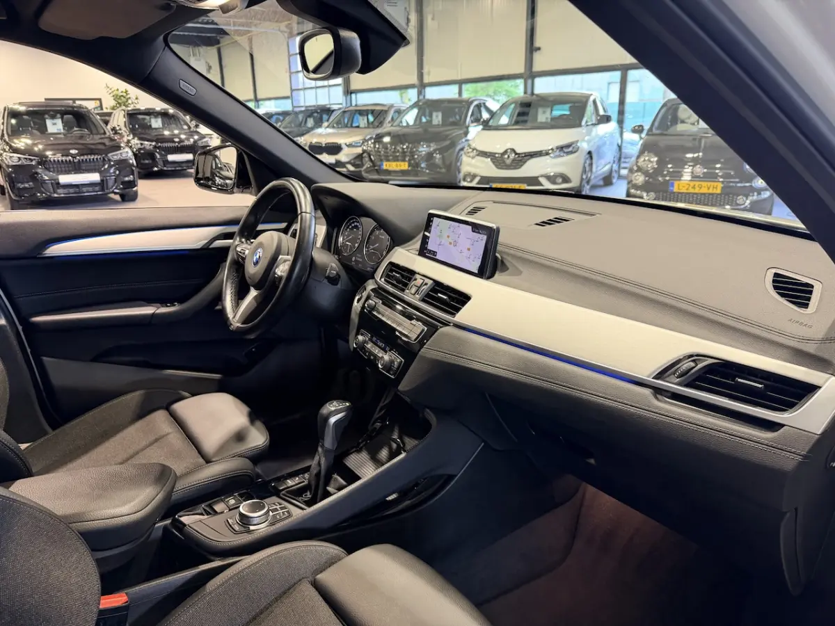 xDrive25e Executive M-Sport | 19â | Camera | Trekhaak | Stoelverwarming | 4x4