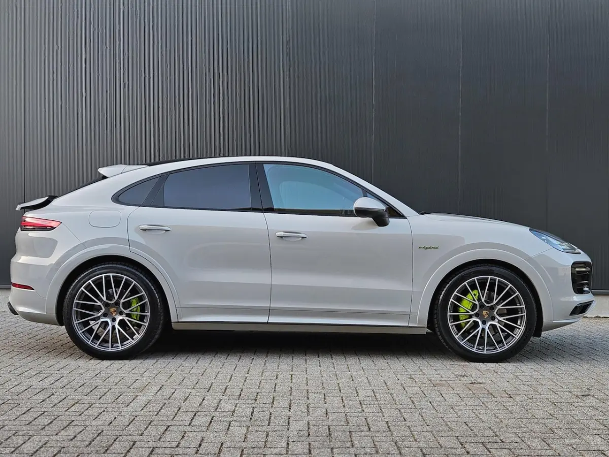 3.0 E-Hybrid Platinum Edition Pano Luchtvering Sportuitlaat Trekhaak 360 camera Sfeer