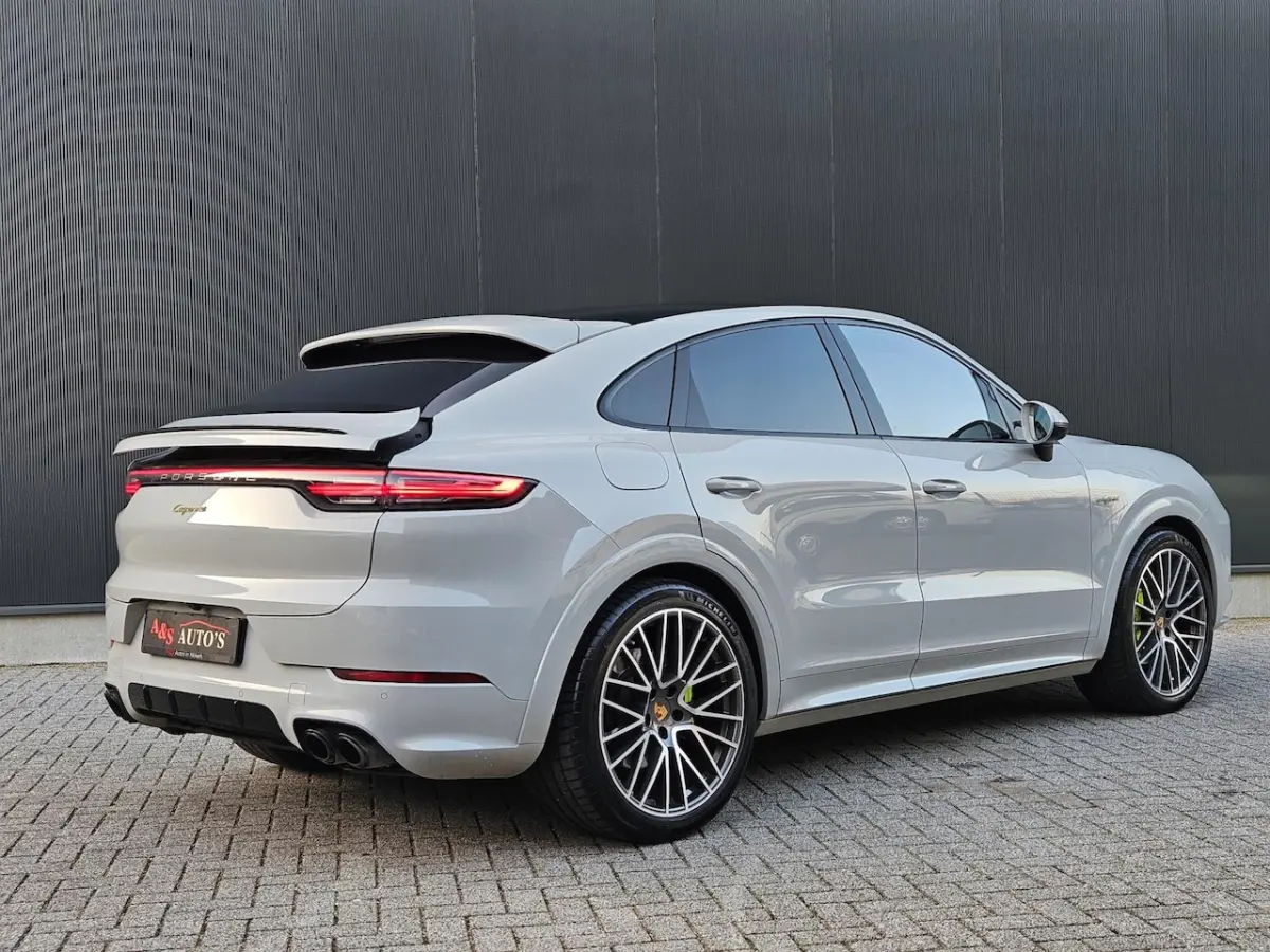 3.0 E-Hybrid Platinum Edition Pano Luchtvering Sportuitlaat Trekhaak 360 camera Sfeer