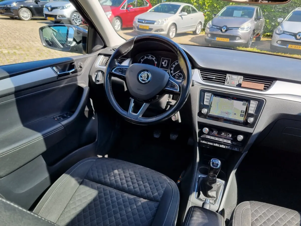 1.0 TSI Greentech Drive âPANODAK âCARPLAY âNIEUWE APK