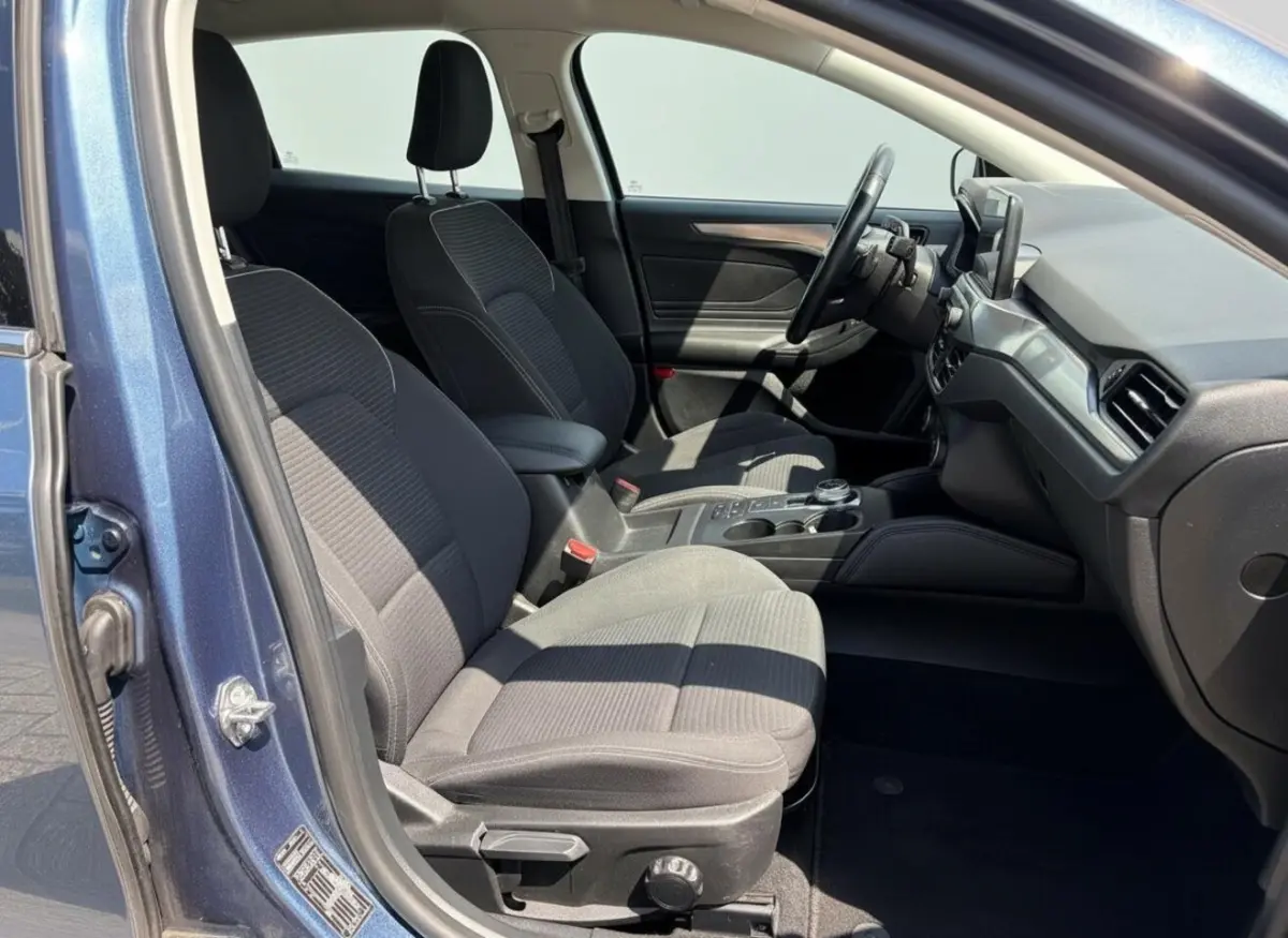 1.0 EcoBoost Titanium Business
