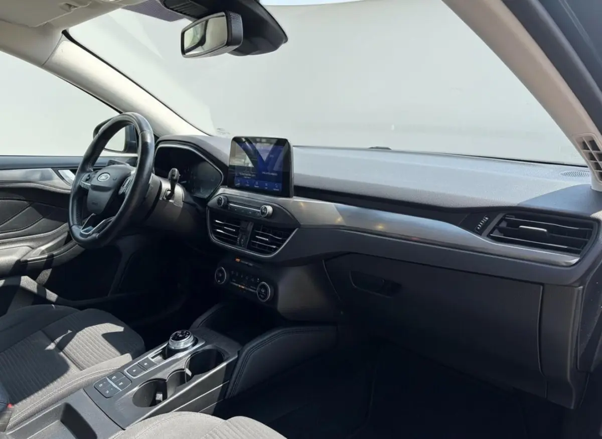 1.0 EcoBoost Titanium Business