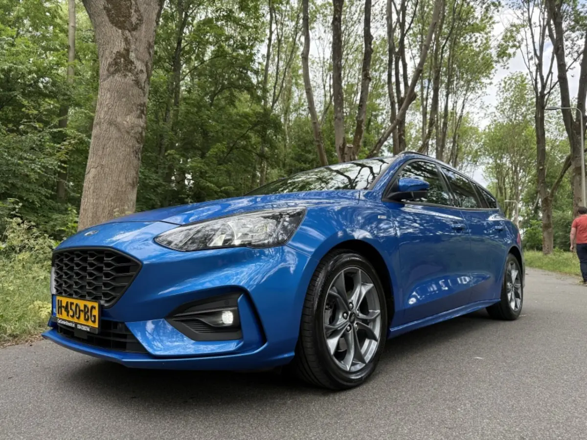 1.5 EcoBoost ST Line Business | apk 13-01-2028 |