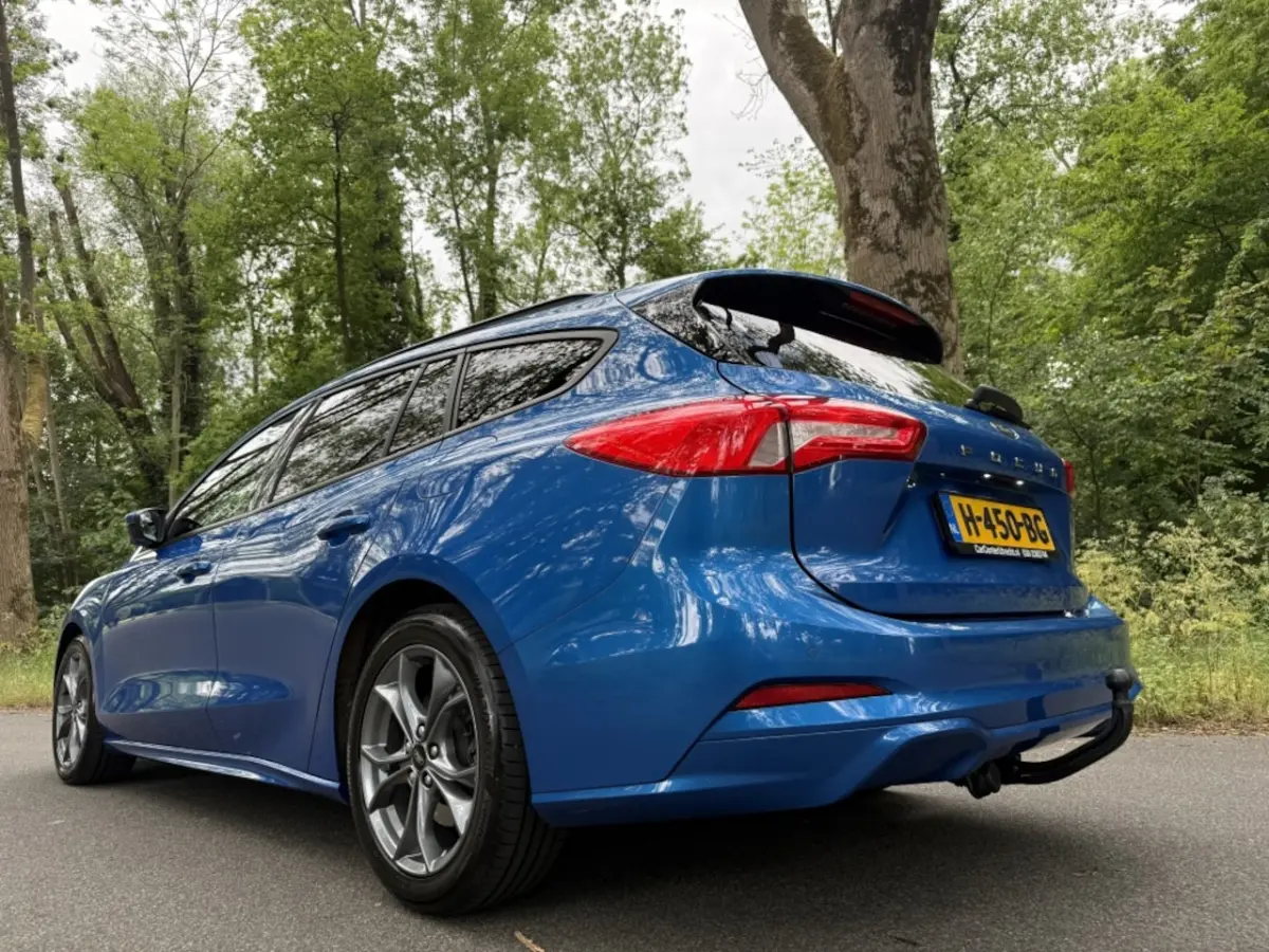 1.5 EcoBoost ST Line Business | apk 13-01-2028 |