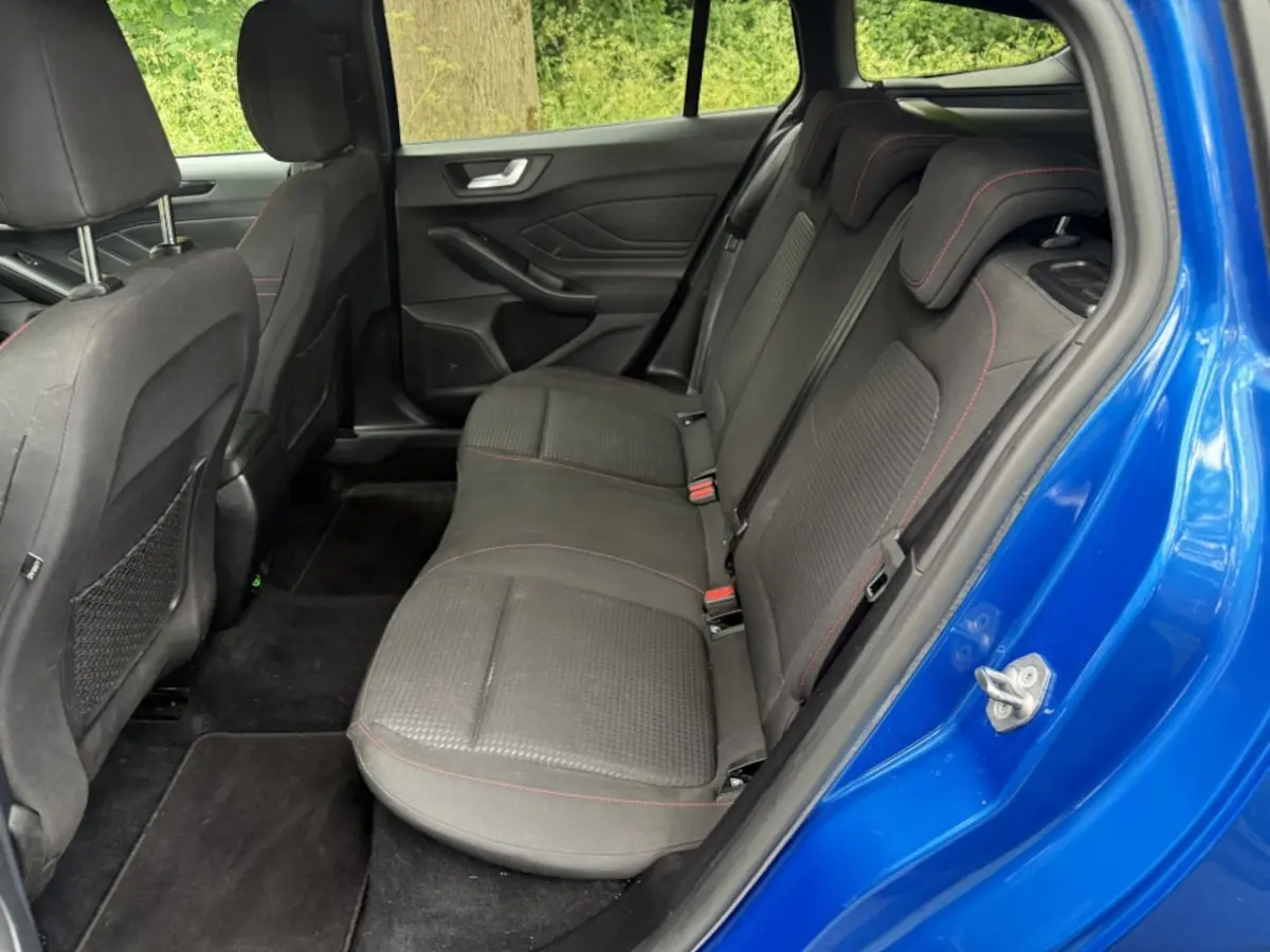 1.5 EcoBoost ST Line Business | apk 13-01-2028 |