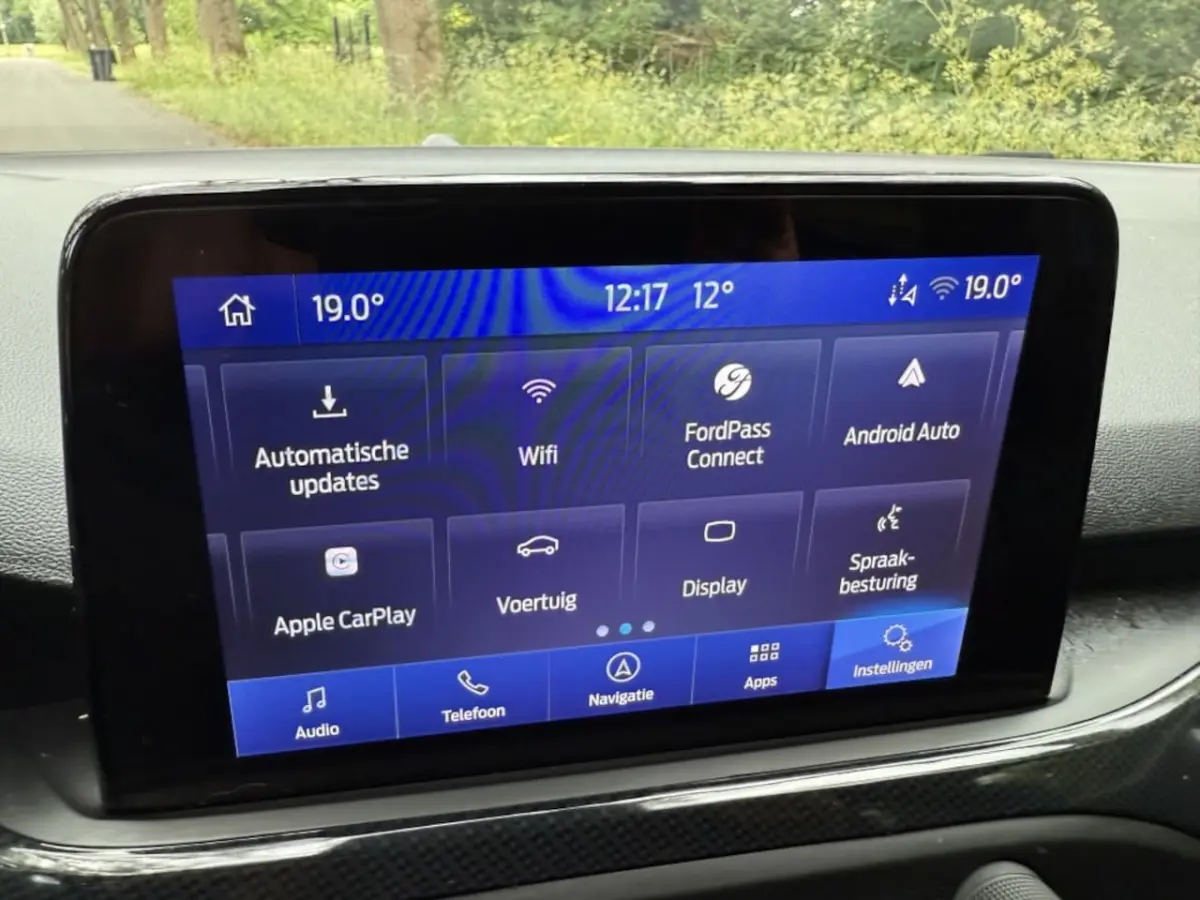 1.5 EcoBoost ST Line Business | apk 13-01-2028 |