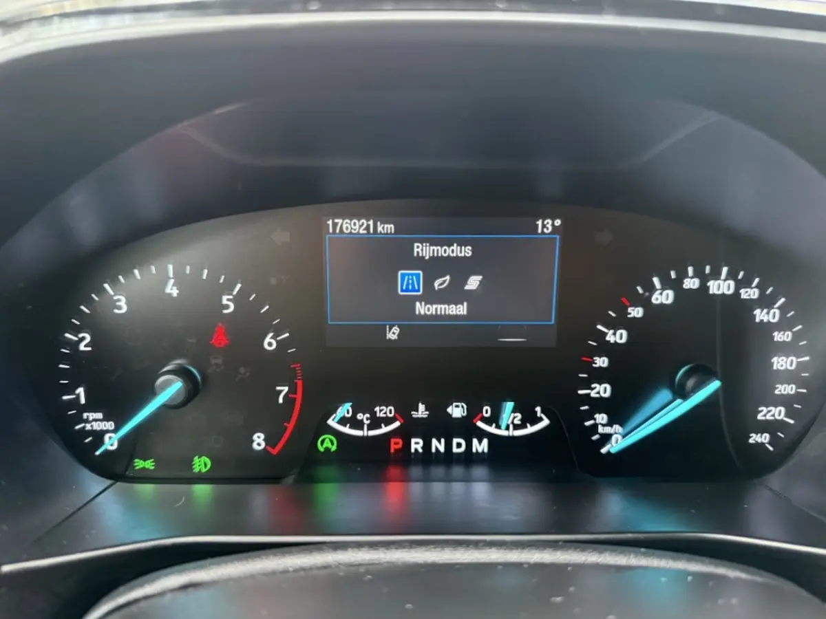 1.5 EcoBoost ST Line Business | apk 13-01-2028 |