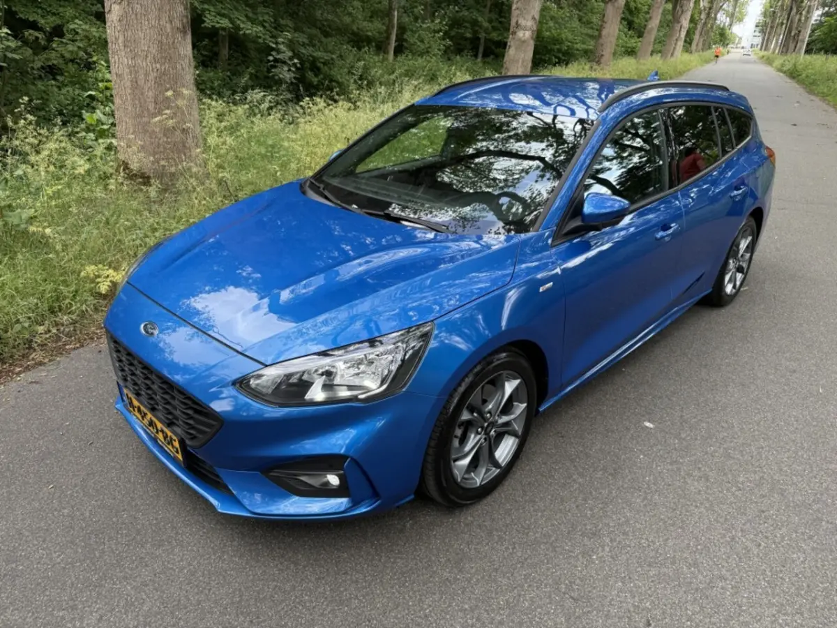 1.5 EcoBoost ST Line Business | apk 13-01-2028 |