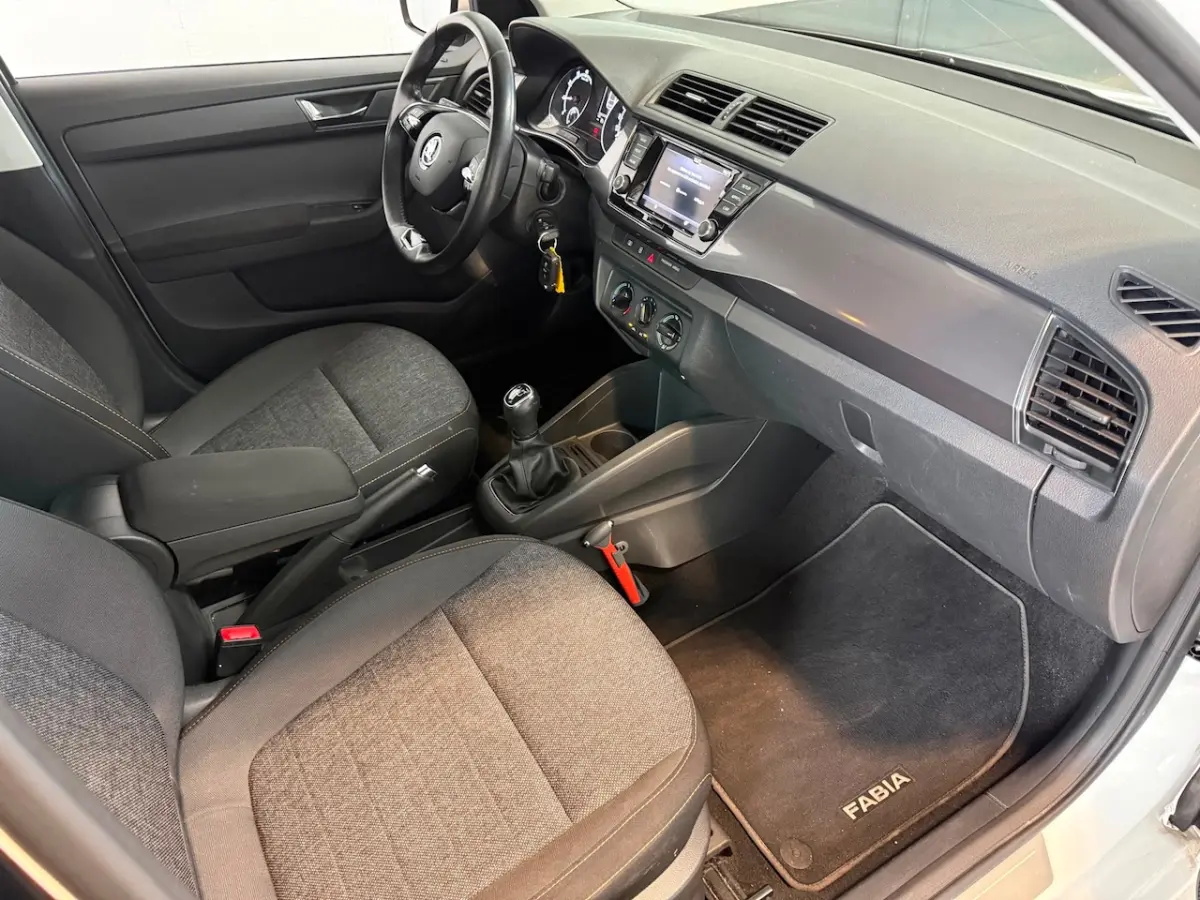 1.0 TSI Business Edition / 1E EIGENAAR / APPLE CAR PLAY / AIRCO / NL-AUTO / CRUISE CONTROL