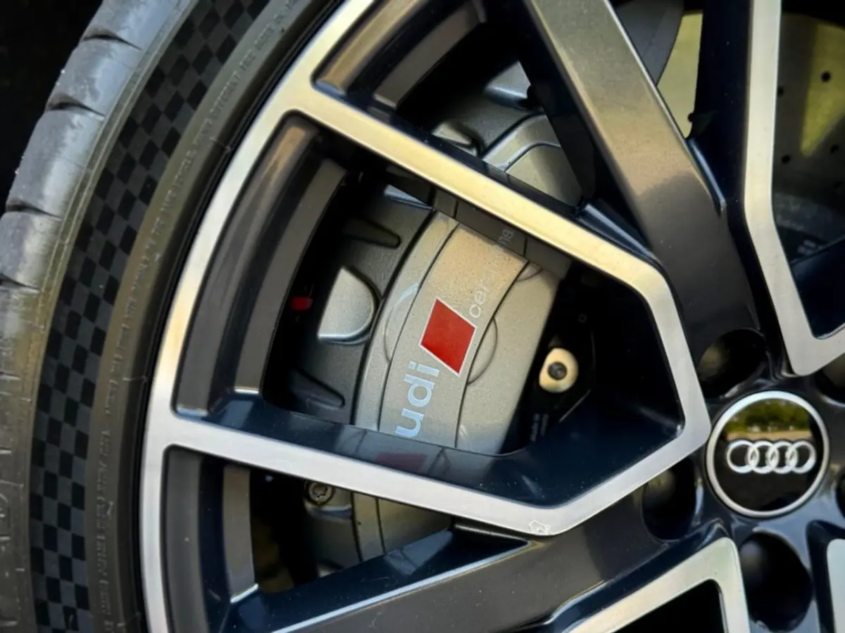 4.0 TFSI PERF. PANO|B&O|CERAMIC|AKRA|HUD|NIGHTVIS|SOFTCLOSE