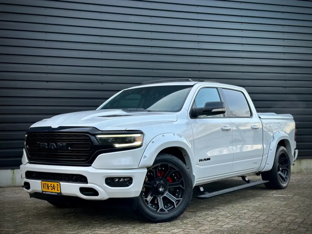 5.7 V8 4x4 CC LIMITED NIGHT|HULK|PANO|HUD|ACC|HK VOL