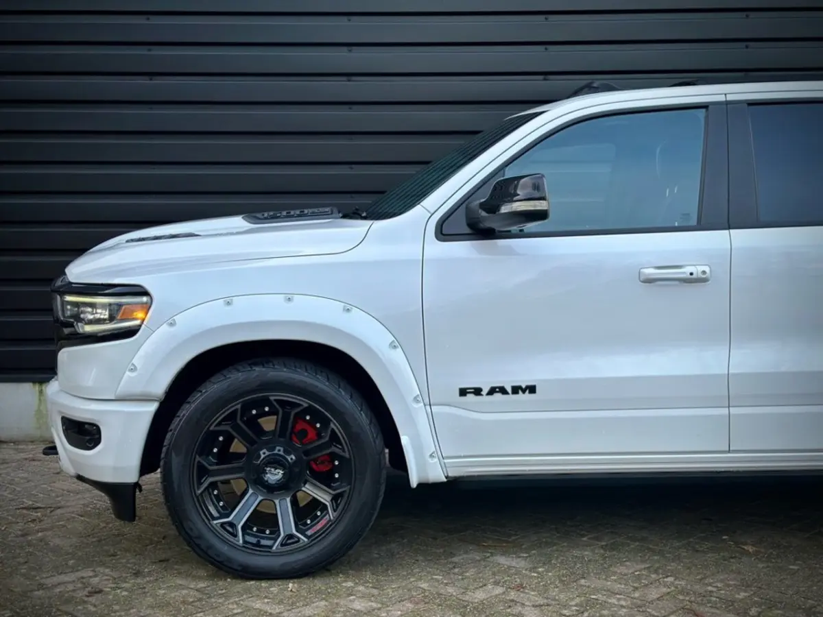 5.7 V8 4x4 CC LIMITED NIGHT|HULK|PANO|HUD|ACC|HK VOL