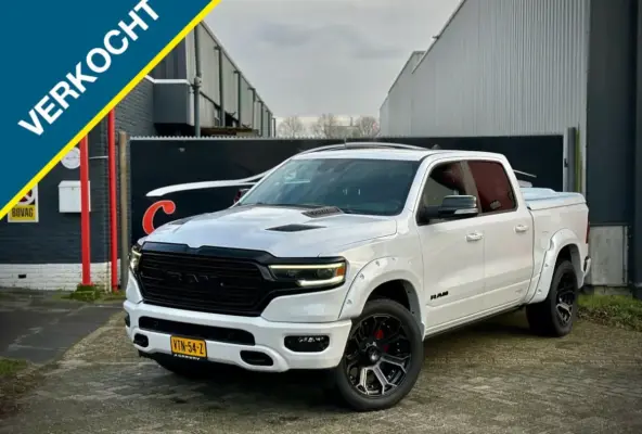 5.7 V8 4x4 CC LIMITED NIGHT|HULK|PANO|HUD|ACC|HK VOL