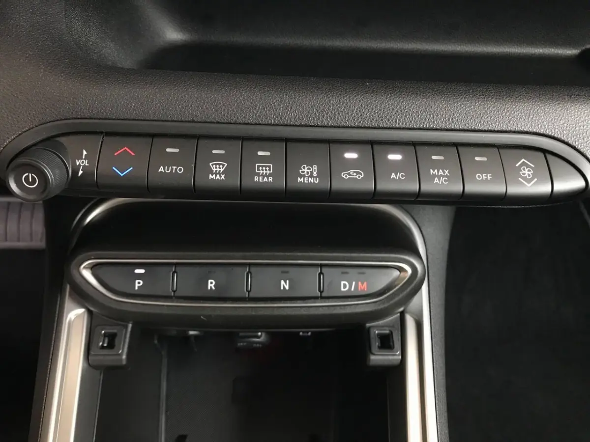 1.2 e-Hybrid Summit 360gr Camera, Navigatie, JBL Sound , Dodehoek detectie
