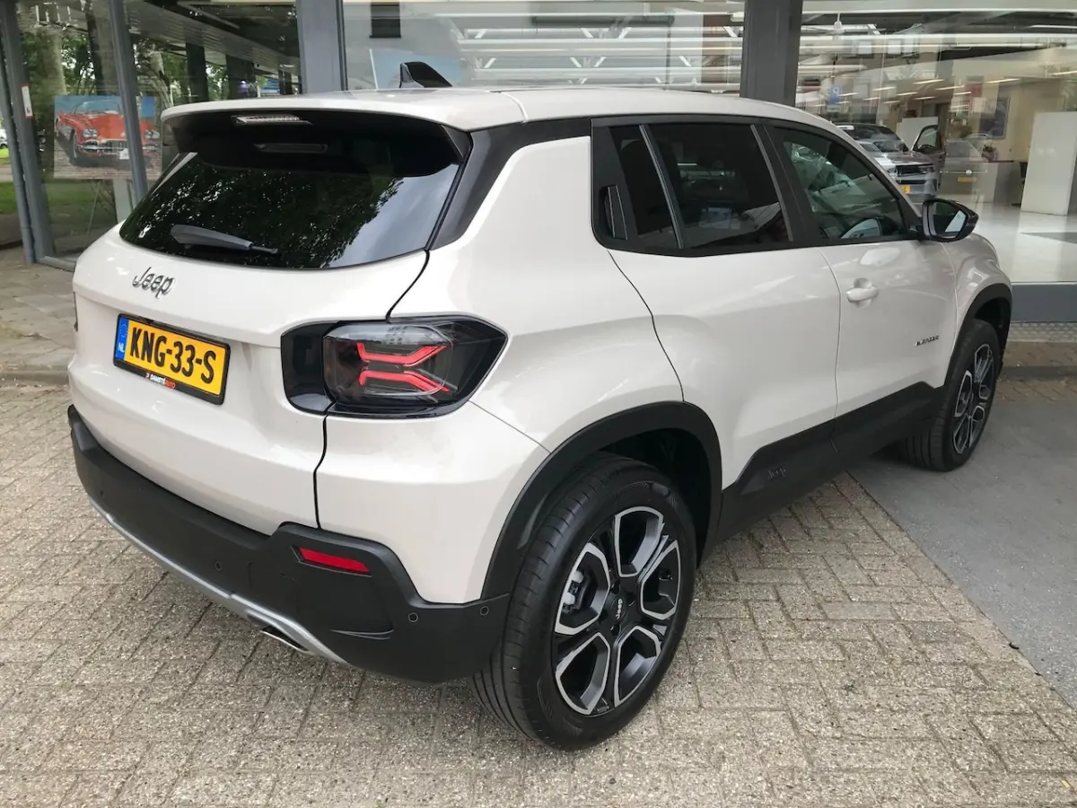 1.2 e-Hybrid Summit 360gr Camera, Navigatie, JBL Sound , Dodehoek detectie