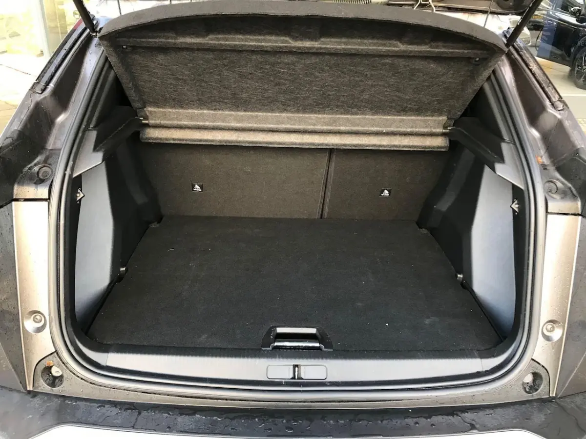 1.2 PureTech Allure | 18 inch LMV | Navi & Camera
