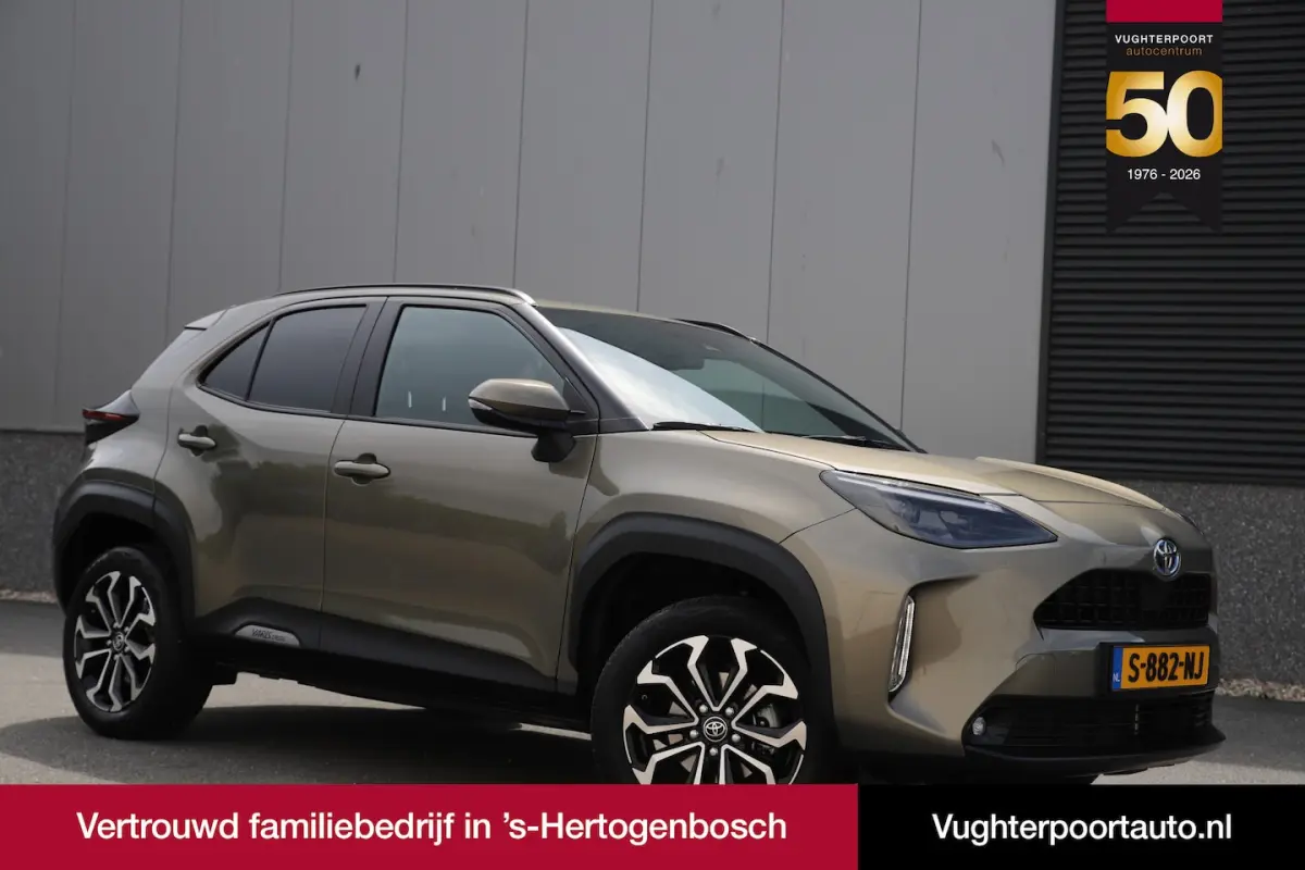 1.5 Hybrid Dynamic/Adaptive/Carplay/Trekhaak/Camera/Led/17"