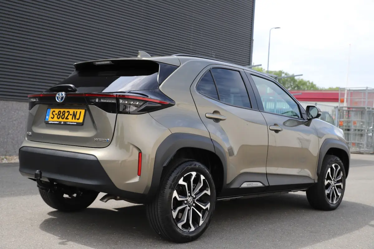 1.5 Hybrid Dynamic/Adaptive/Carplay/Trekhaak/Camera/Led/17"