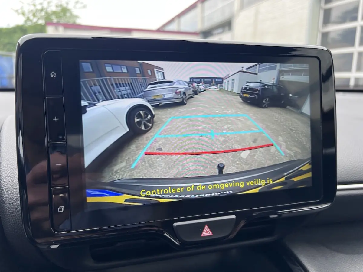 1.5 Hybrid Dynamic/Adaptive/Carplay/Trekhaak/Camera/Led/17"