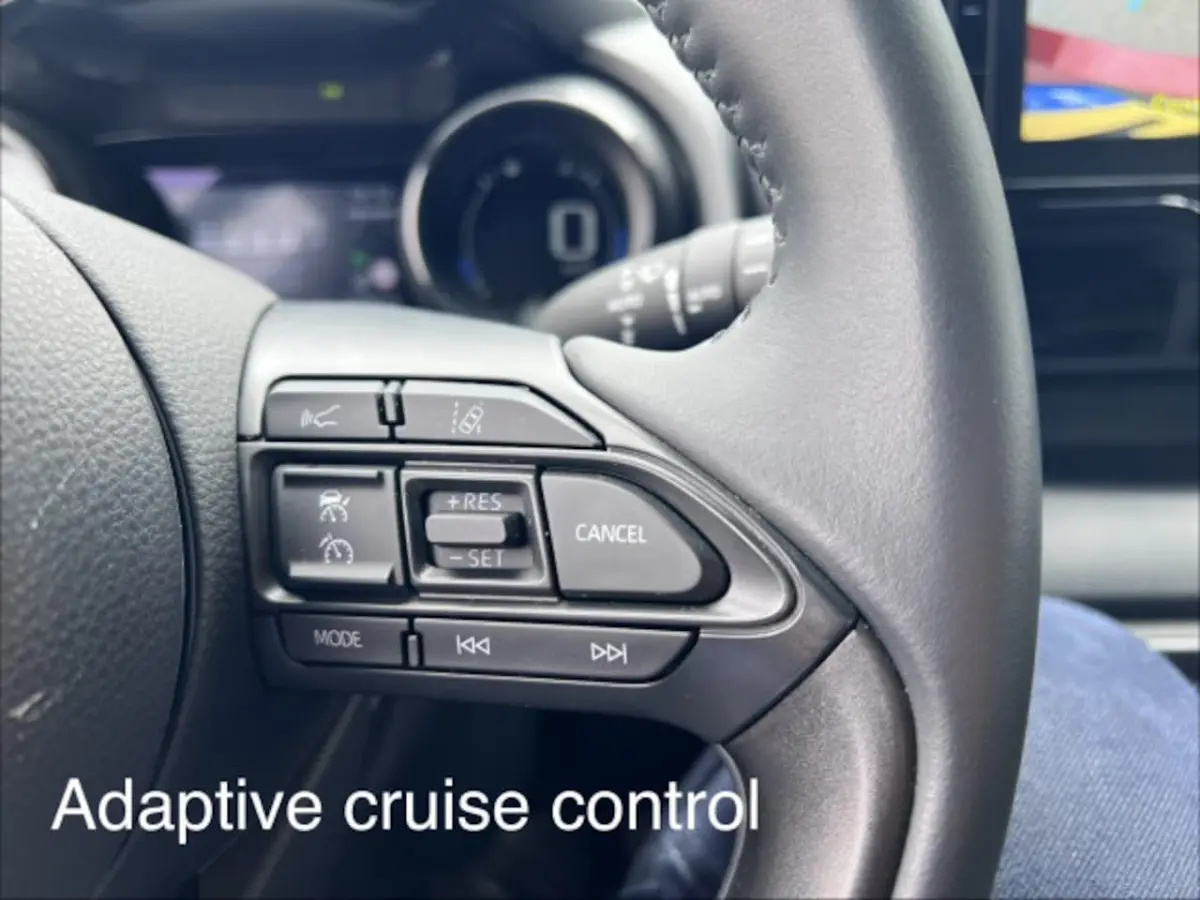 1.5 Hybrid Dynamic/Adaptive/Carplay/Trekhaak/Camera/Led/17"