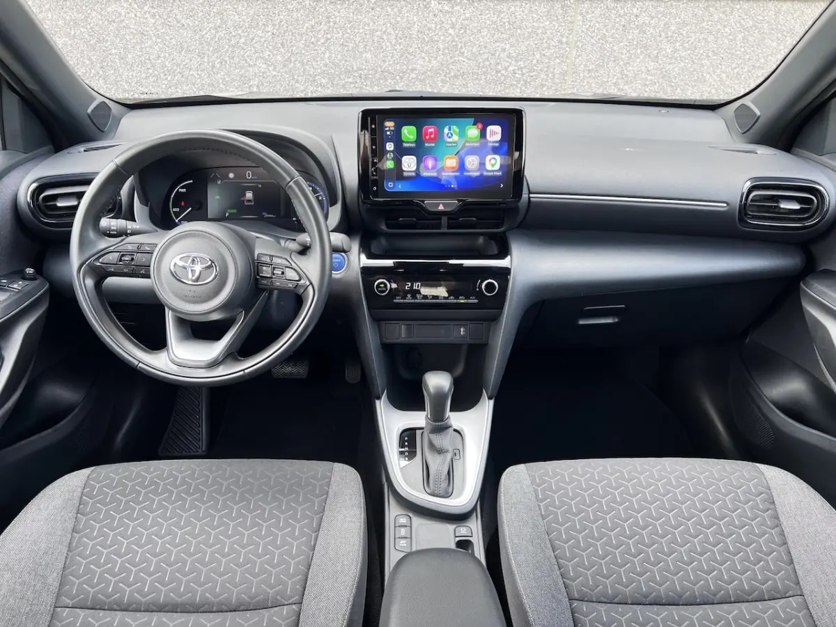 1.5 Hybrid Dynamic/Adaptive/Carplay/Trekhaak/Camera/Led/17"