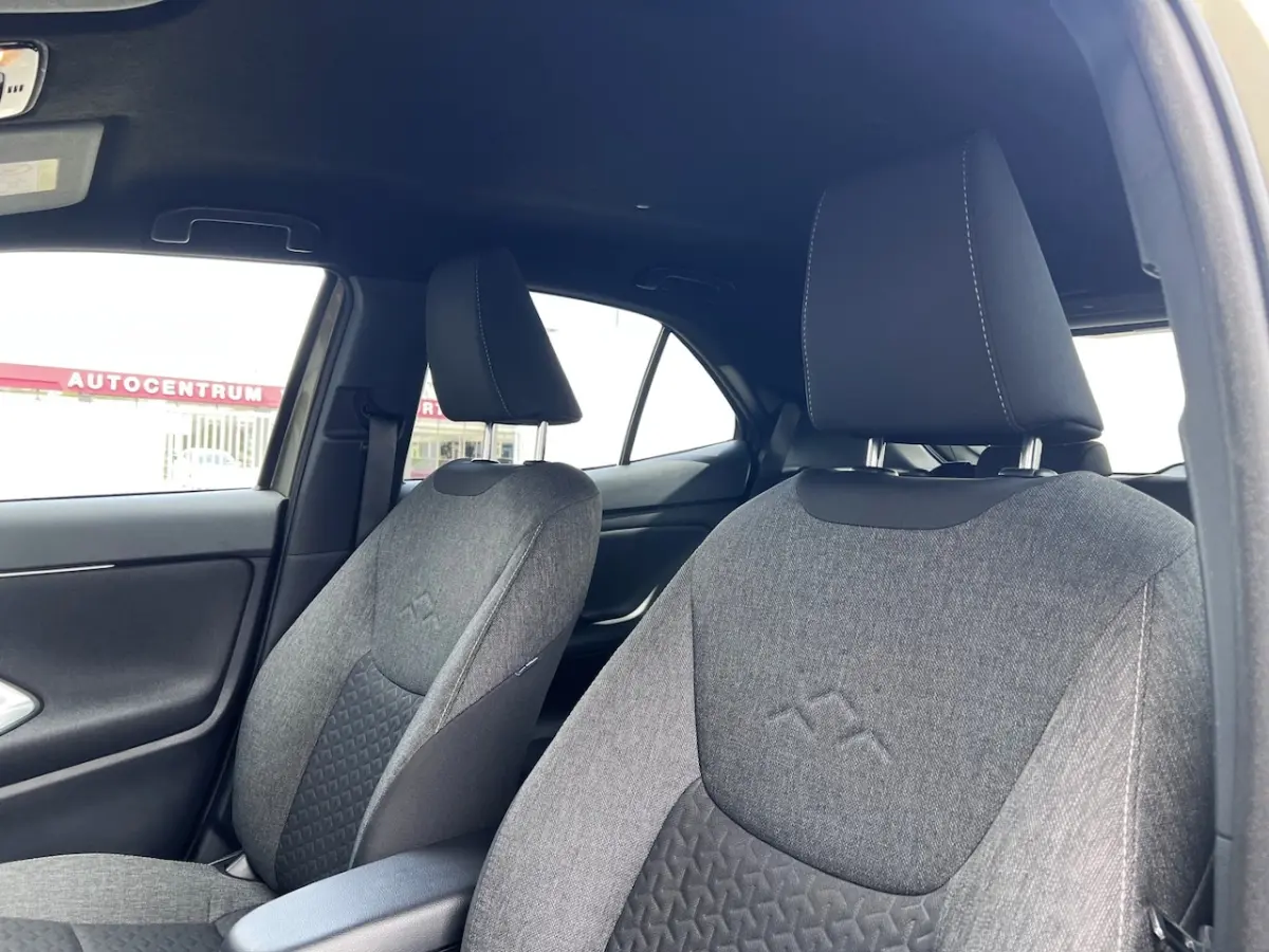 1.5 Hybrid Dynamic/Adaptive/Carplay/Trekhaak/Camera/Led/17"