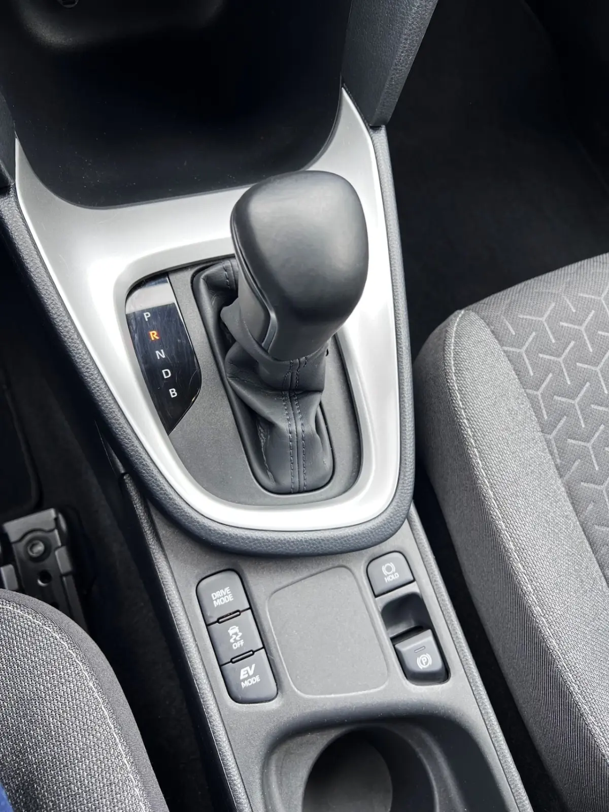 1.5 Hybrid Dynamic/Adaptive/Carplay/Trekhaak/Camera/Led/17"