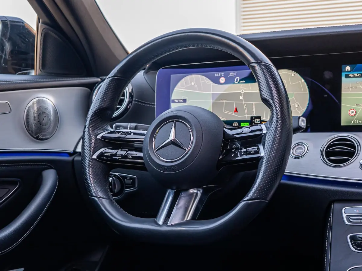 300 e Business Solution AMG Full option Burmester Pano Memory Acc Glascoating