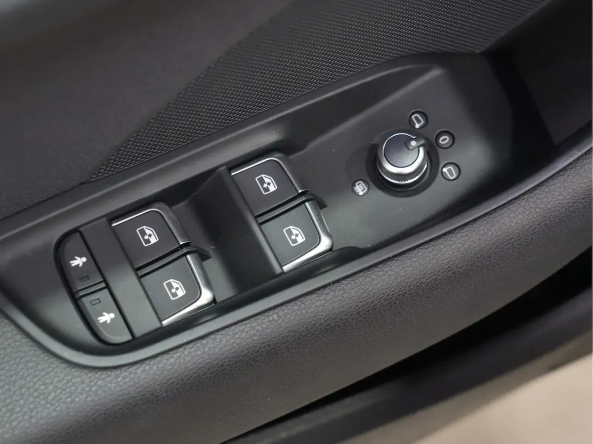 1.0 115pk TFSI Design Pro Line Plus Navigatie Cruise Control Sportstoelen 155