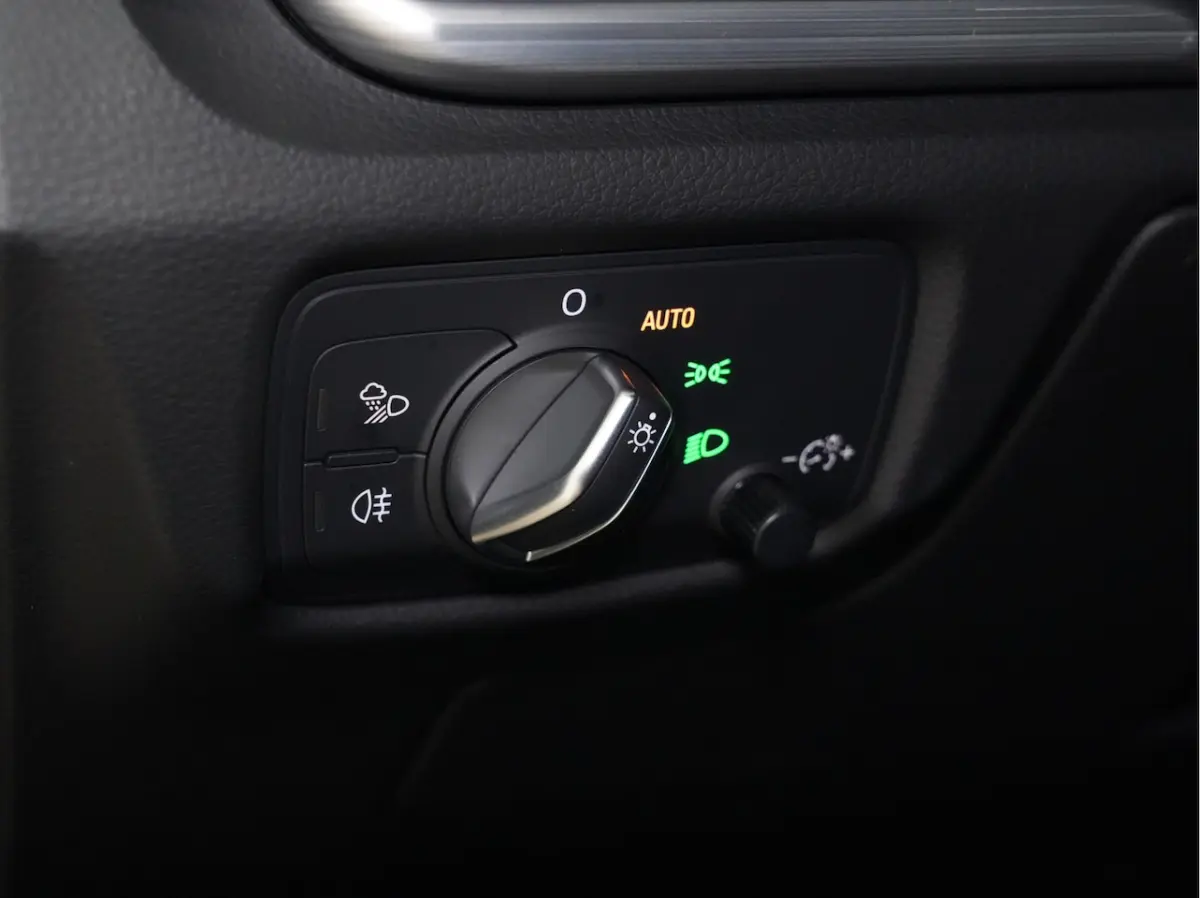 1.0 115pk TFSI Design Pro Line Plus Navigatie Cruise Control Sportstoelen 155