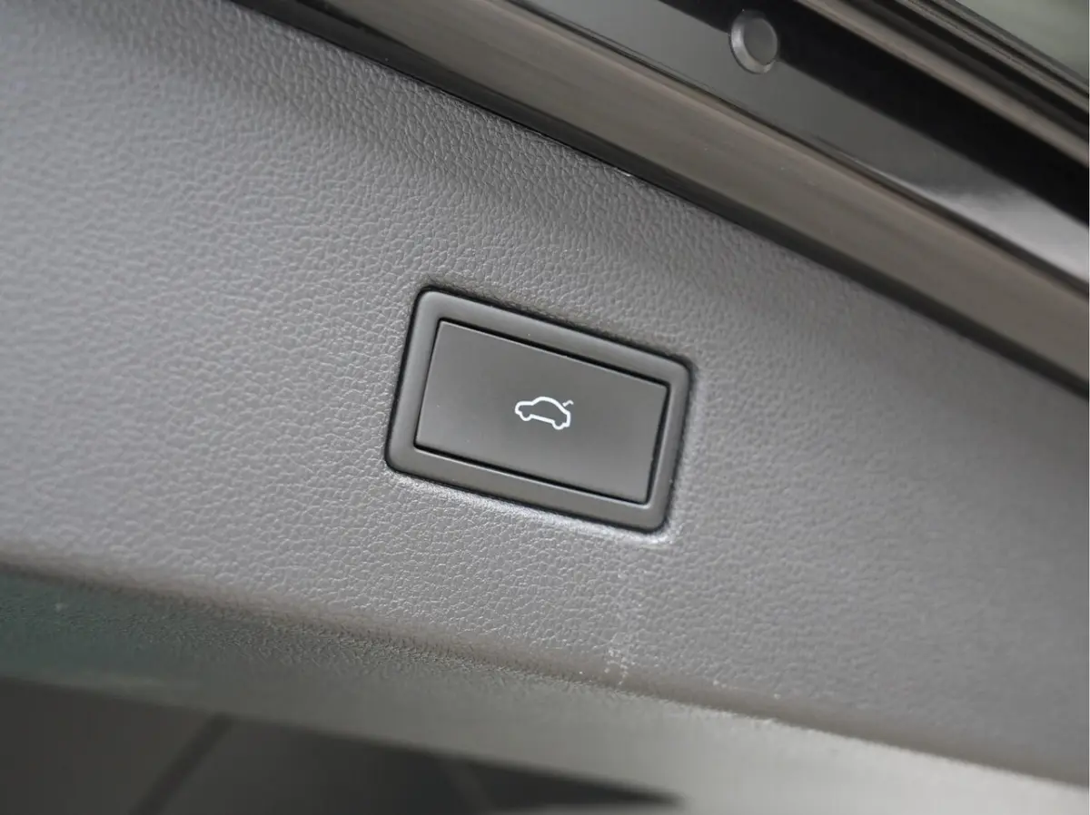 1.5 150pk DSG TSI Elegance Trekhaak wegklapbaar Navigatie AchteruitriJCAMERA 226