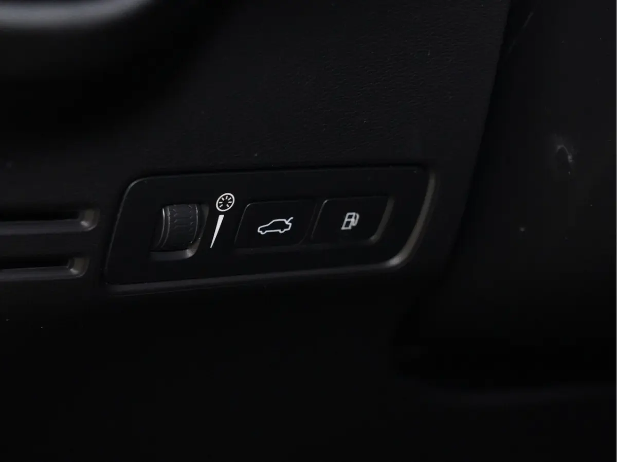 1.5 T4 Recharge Inscription | Leder | Pilot Assist | 19"Lm | Apple-Carplay 183