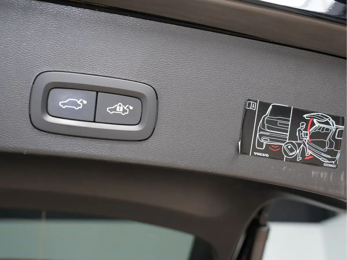 1.5 T4 Recharge Inscription | Leder | Pilot Assist | 19"Lm | Apple-Carplay 183