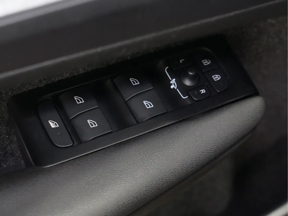 1.5 T4 Recharge Inscription | Leder | Pilot Assist | 19"Lm | Apple-Carplay 183