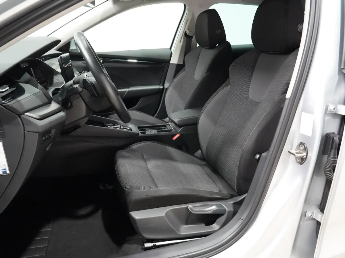 1.0 e-TSI Business Edition | Trekhaak | Navigatie | Android/Carplay | Stoelverw. | Acc 259