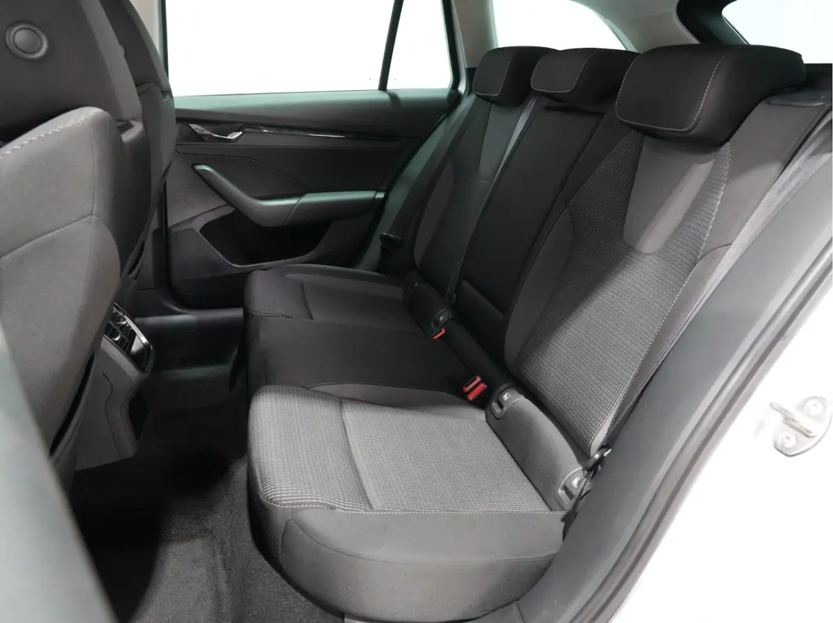 1.0 e-TSI Business Edition | Trekhaak | Navigatie | Android/Carplay | Stoelverw. | Acc 259