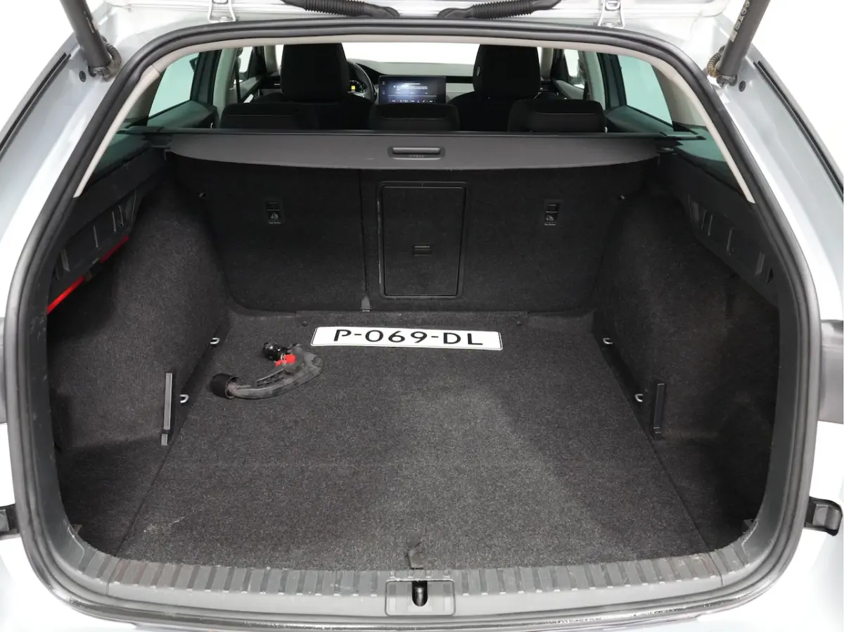 1.0 e-TSI Business Edition | Trekhaak | Navigatie | Android/Carplay | Stoelverw. | Acc 259