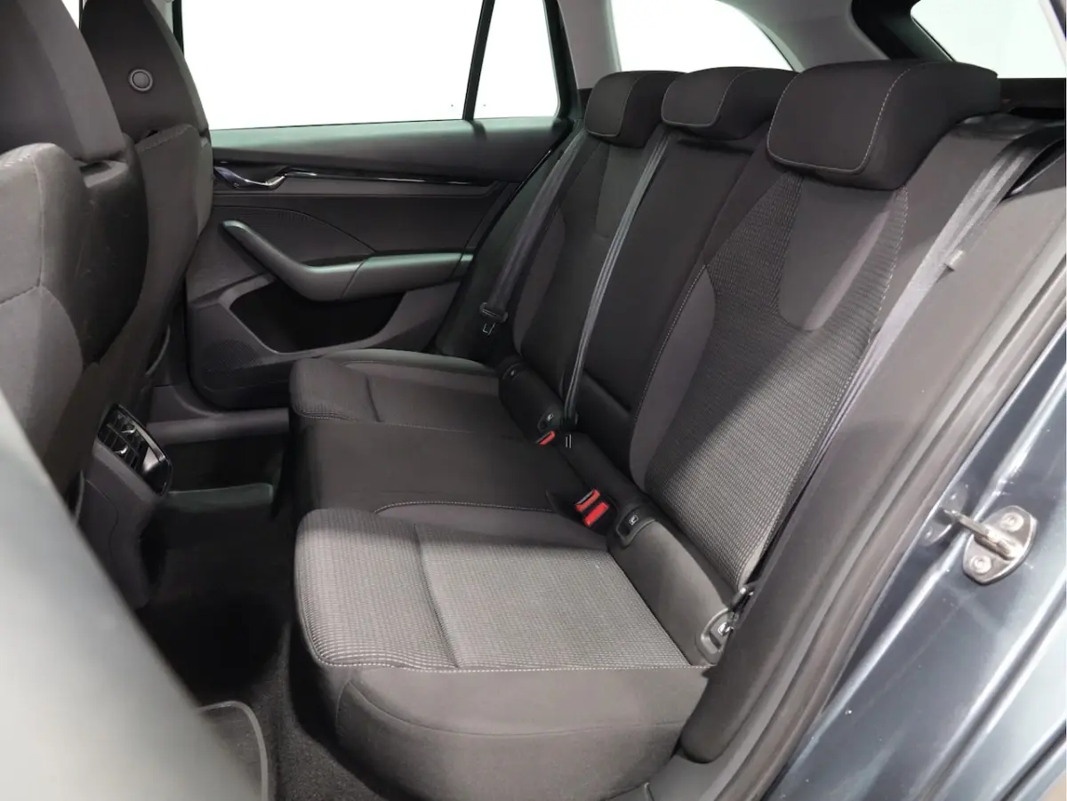 1.0 TSI 110pk Business Ed. | Trekhaak | Navi | Digital Cockpit | Stoelverw. | Carplay 81