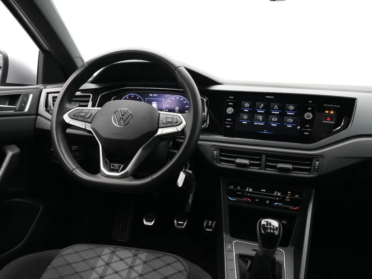 1.0 TSI 110pk R-Line | Panorama | Full-LED | Android/Carplay 88
