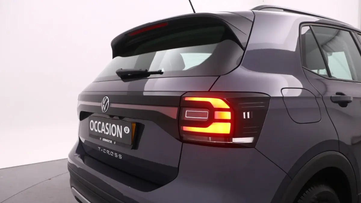 1.0 TSI 95pk Life | Navigatie | Keyless | Camera | Stoelverw. 013