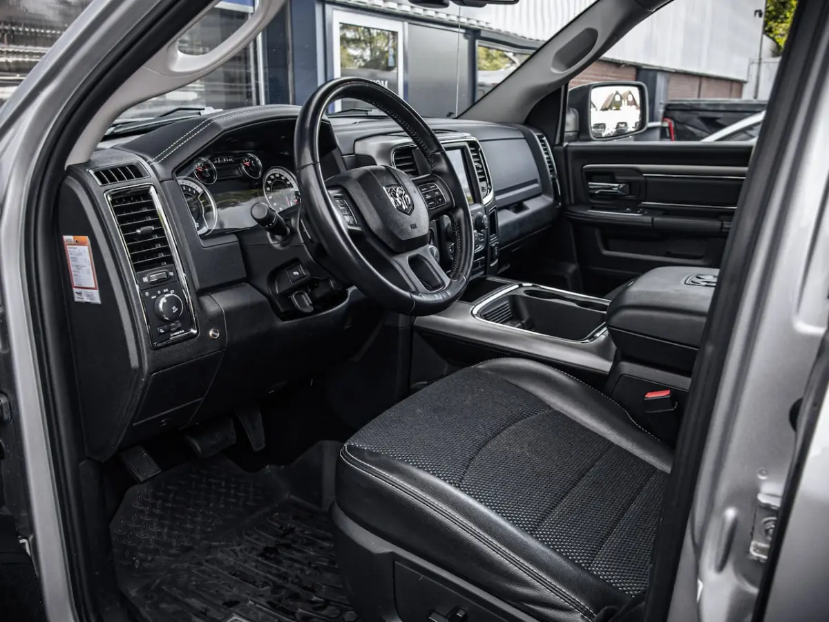 Sport | 5.7L HEMI V8 4x4