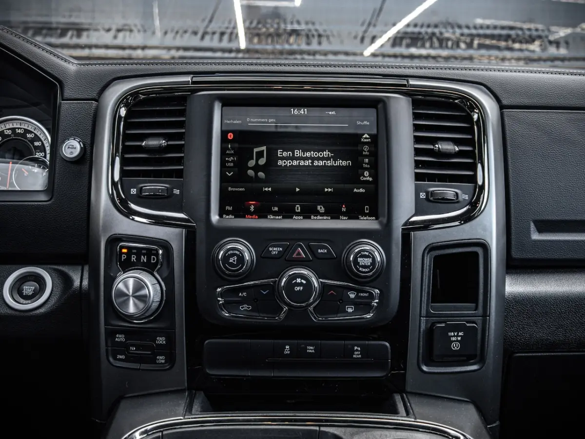 Sport | 5.7L HEMI V8 4x4