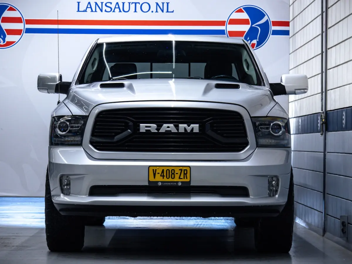 Sport | 5.7L HEMI V8 4x4